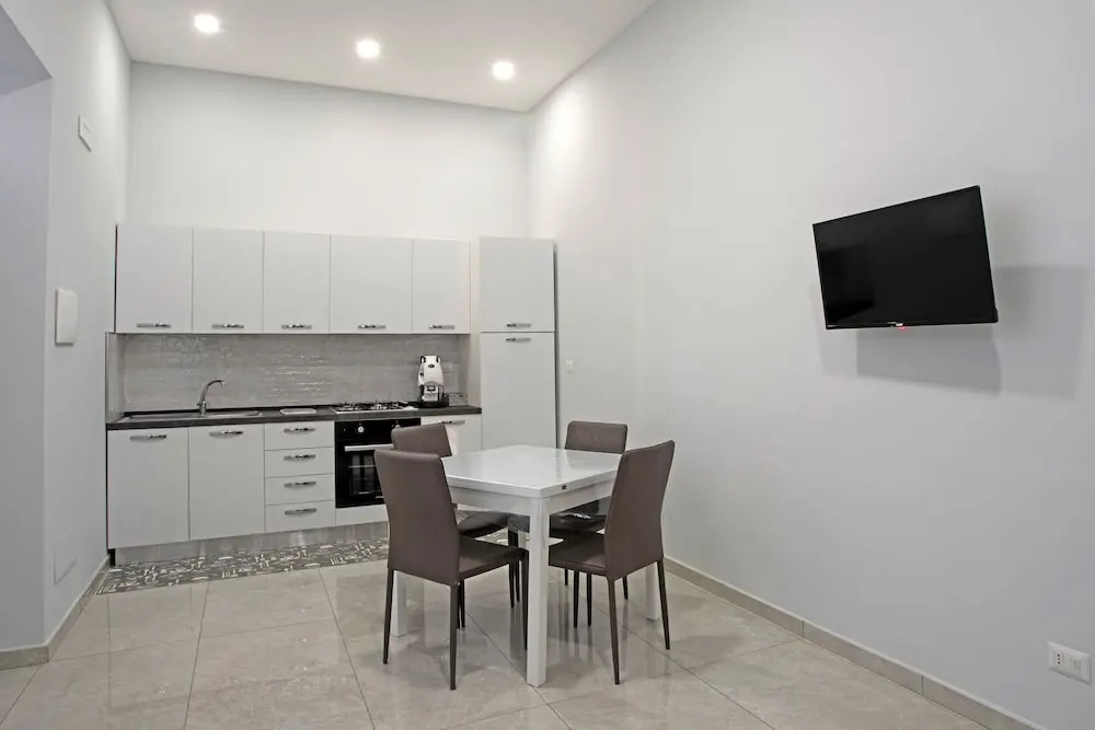 Giovis Apartments