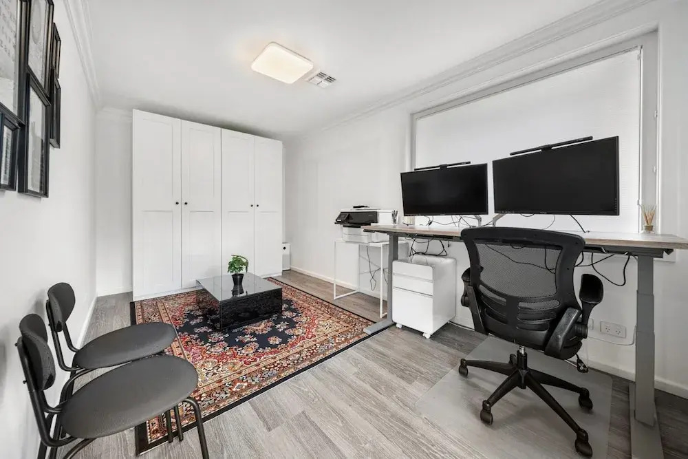 4-bed Family Home With Spacious Backyard and BBQ