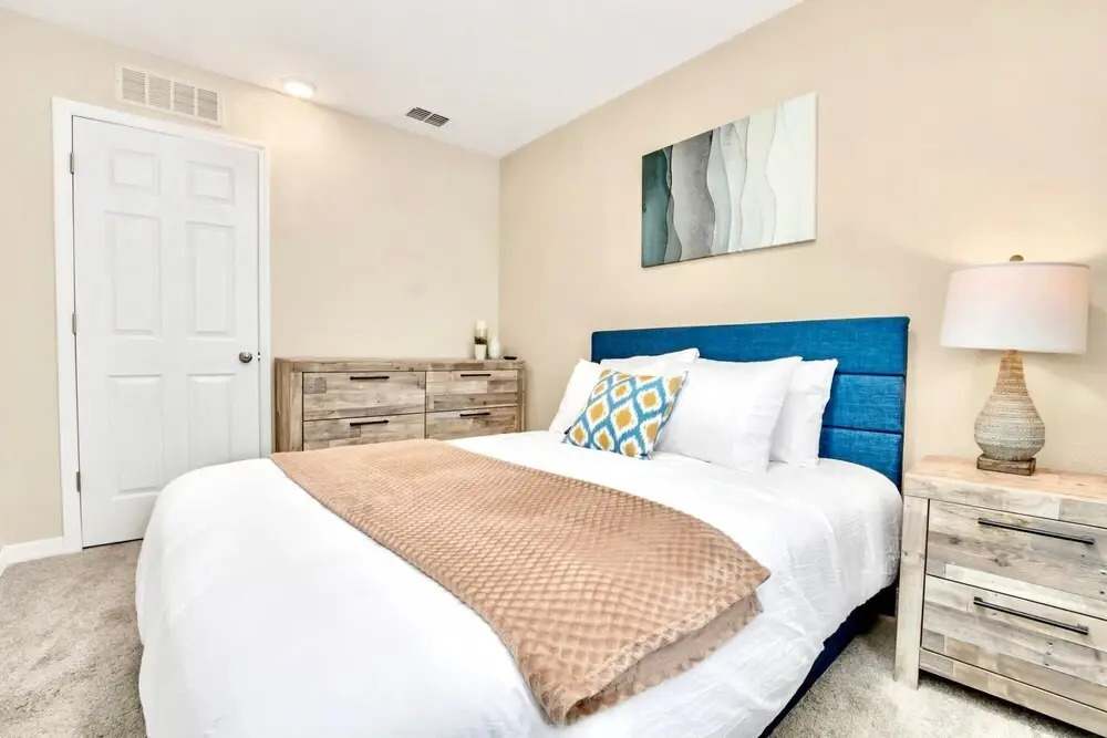 7BR Family Home - Star Wars Princess Theme - Sleeps 14 - w Pool Hot Tub Games
