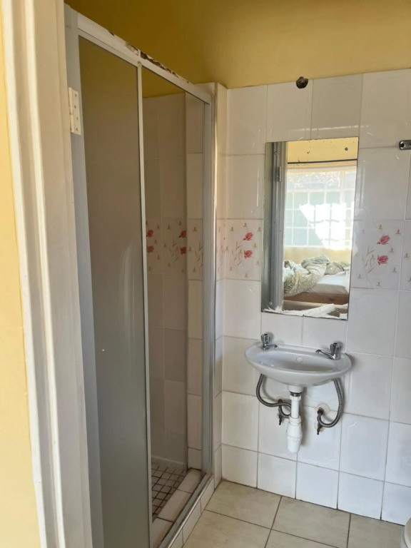 AZB Cozy Homes. Elegant 4 bedroom home in Area 49, Lilongwe