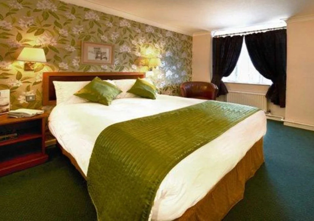Superior Hotel