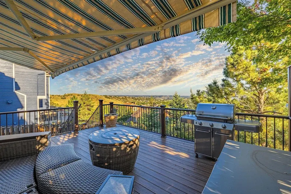Mountain Retreat With Hot Tub & Views