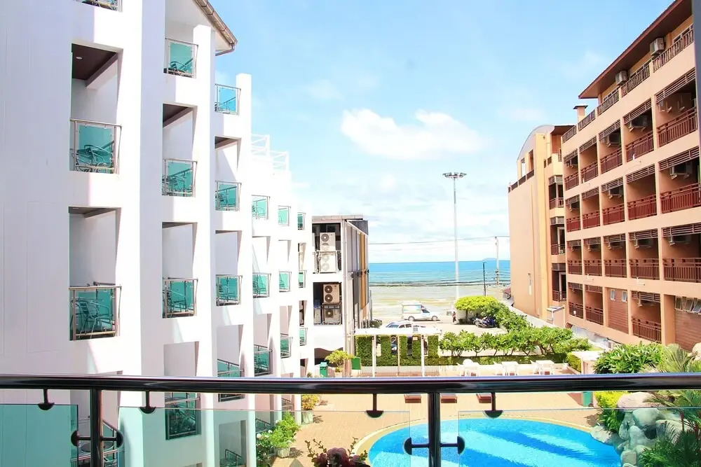Dragon Beach Resort , Jomtien Beach Pattaya