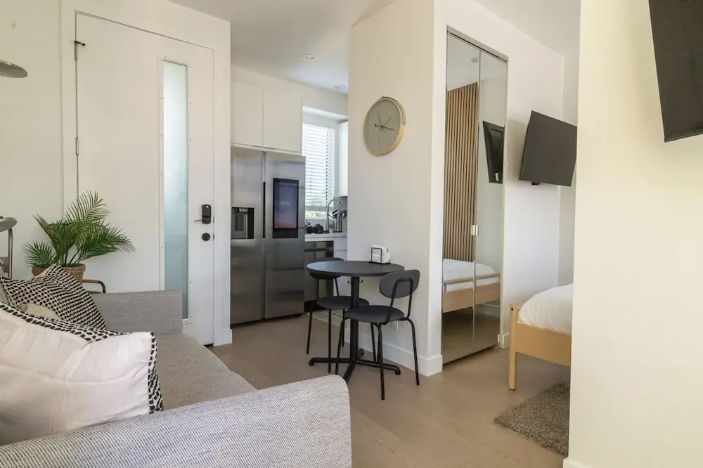 Built 2024 Scandinavian-style Studio With Deck p82