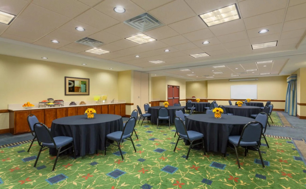 Holiday Inn Express Surprise by IHG