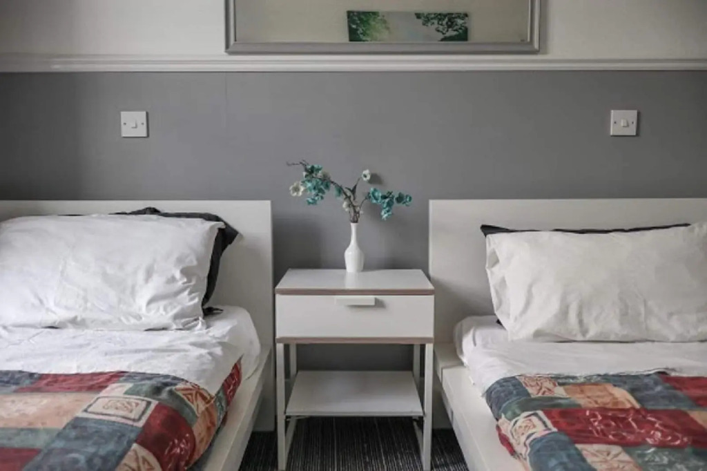 Hotel 261