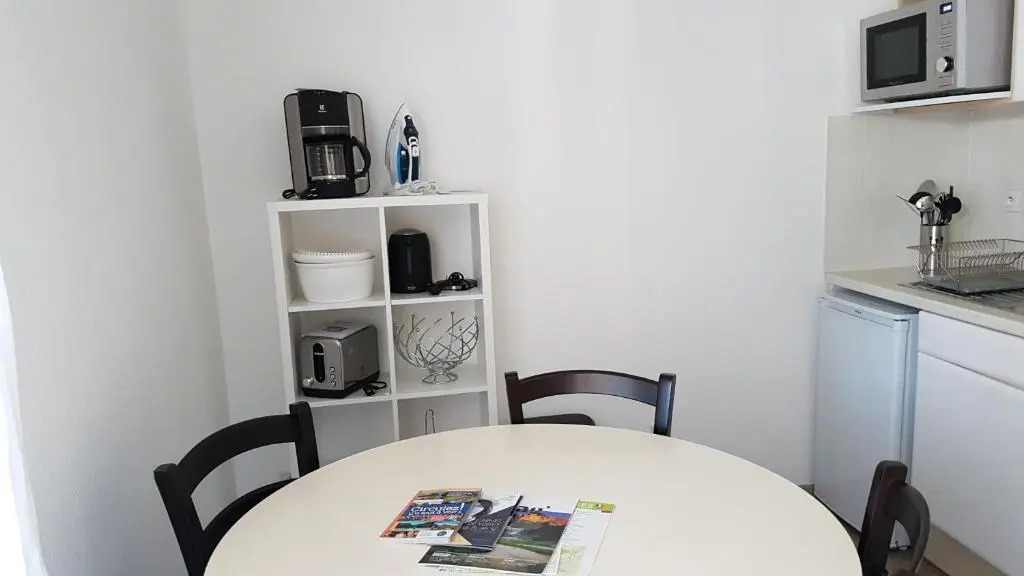 La Part du Lion - T1 rénové de 28 m2 pour 4 pers max - Terrasse avec vue calme et Parking - Résidence Foch - LOURDES Mairie