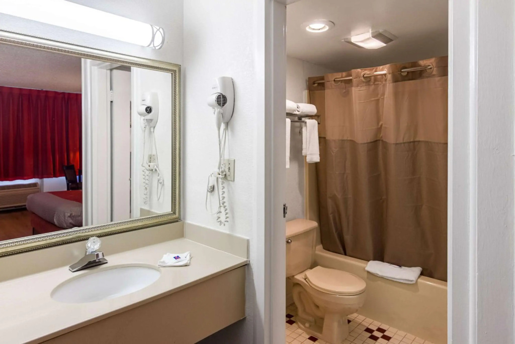 Motel 6-Groton, CT - Casinos nearby
