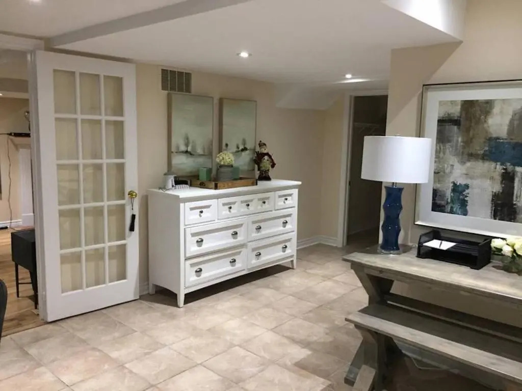 Beautiful 1 bedroom lower level apartment