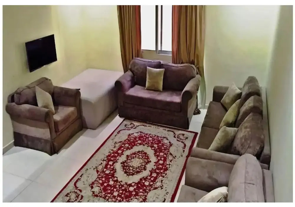 سويت غرفتين وصالة خدمة توصيل من المطار