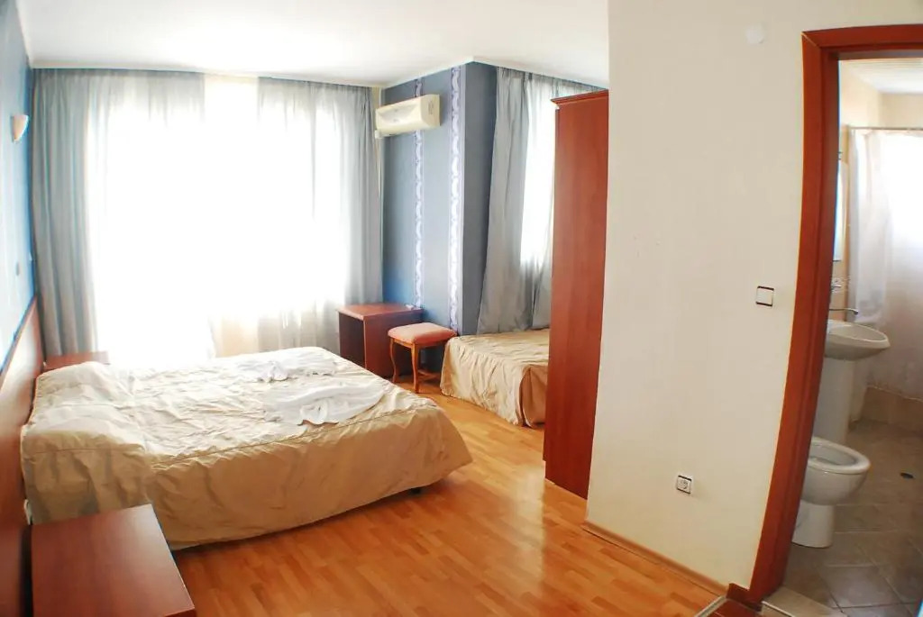 Lotos Hotel