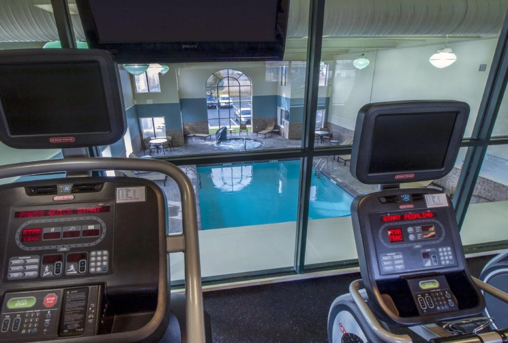 Holiday Inn Express & Suites Buffalo Airport by IHG