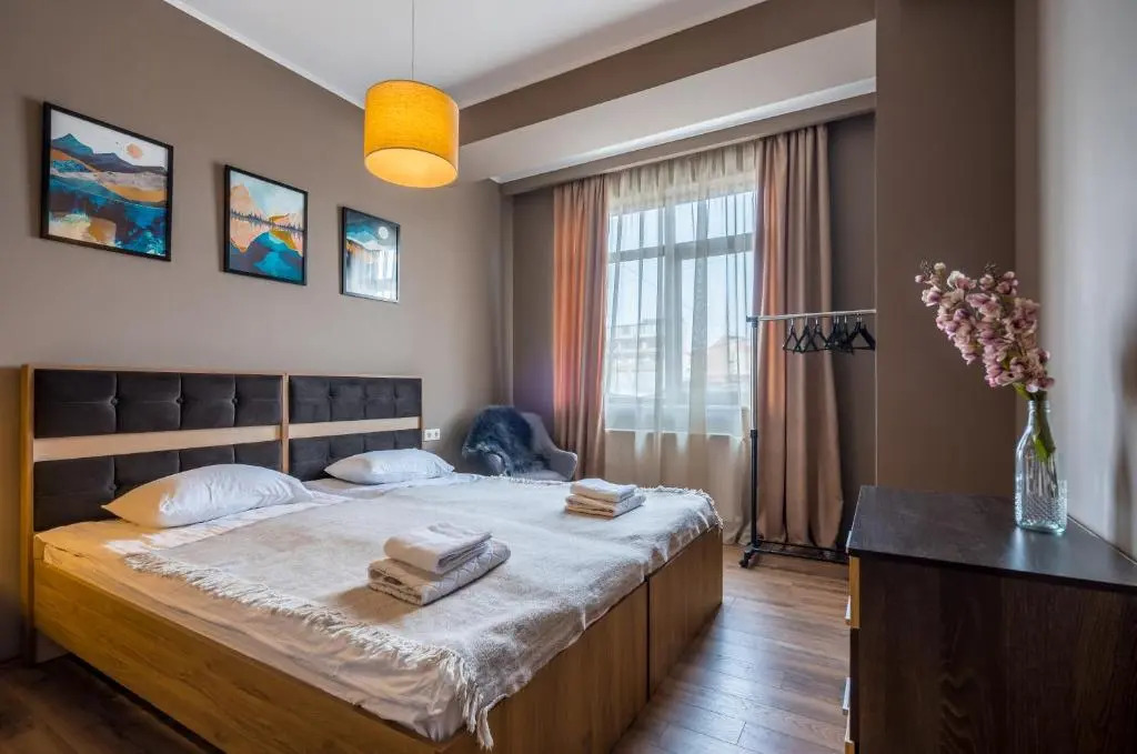 Spacious 76 qm Apartment Near City Center