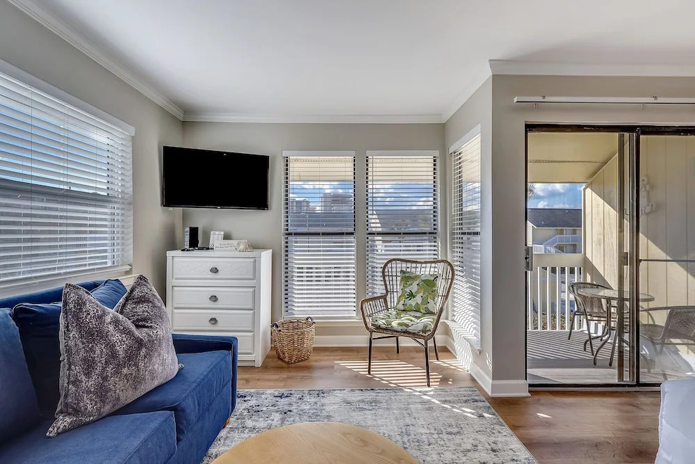 Sandpiper Cove 8208 Studio Bedroom Condo by RedAwning