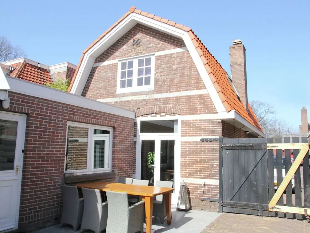 Spacious Villa near Sea in Bergen