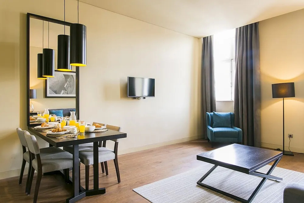 ALTIDO Elegant 1-bed flat, moments from the Cais do Sodré train station