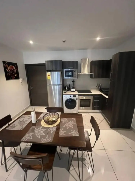 The studio suite, Embassy Garden