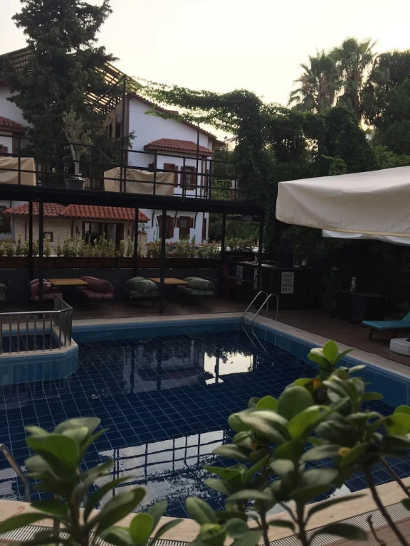 Derin Luxury Hotel