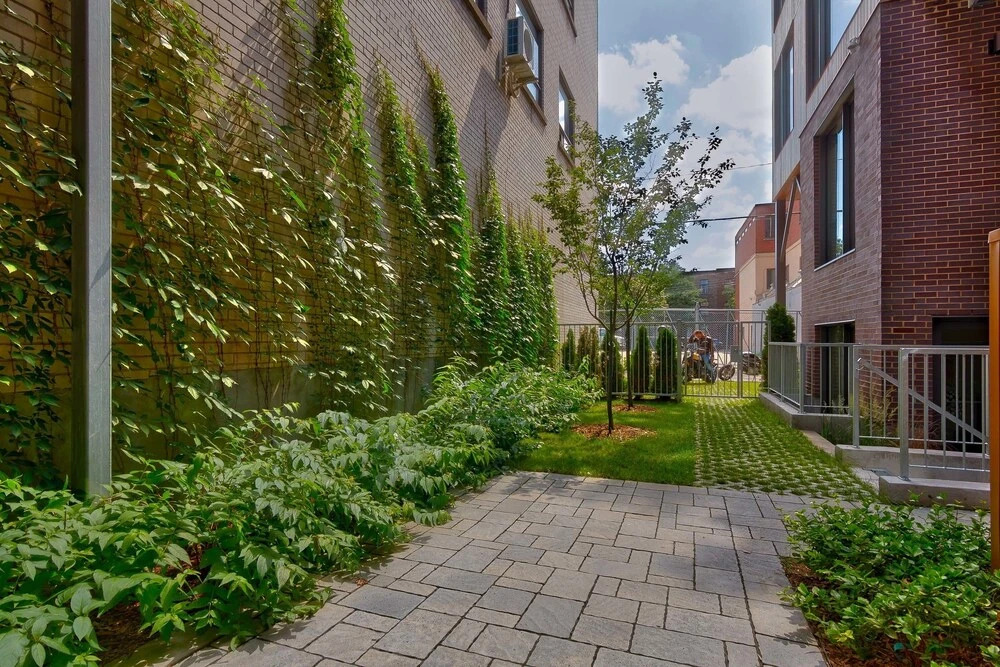 Modern 2BR Condo in Montrea by Namastay