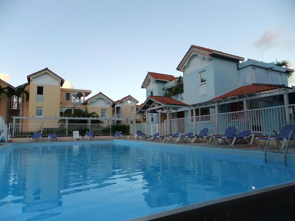 Apartment With one Bedroom in Sainte-anne, With Shared Pool, Enclosed Garden and Wifi