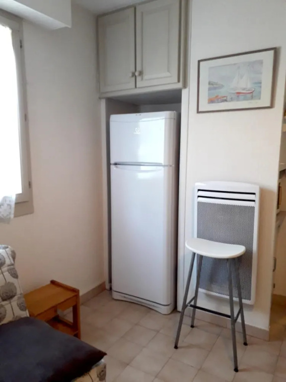 Studio in Sanary-sur-mer, With Wonderful Mountain View and Enclosed Ga