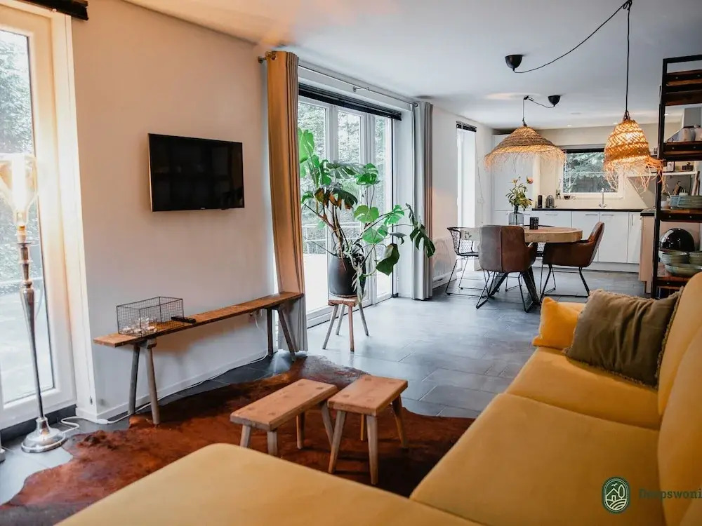 Cozy Cottage in Leenderbos with Hot Tub