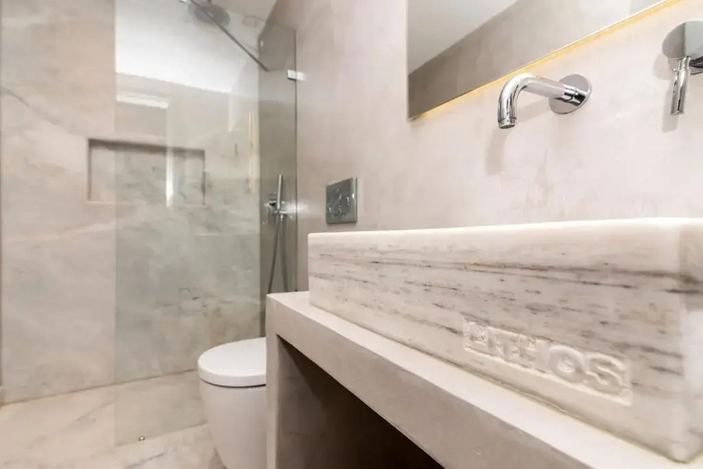 Lithos Luxury Suites