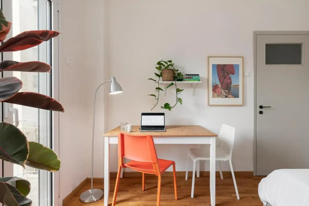 Studio with sunny balcony in Exarcheia