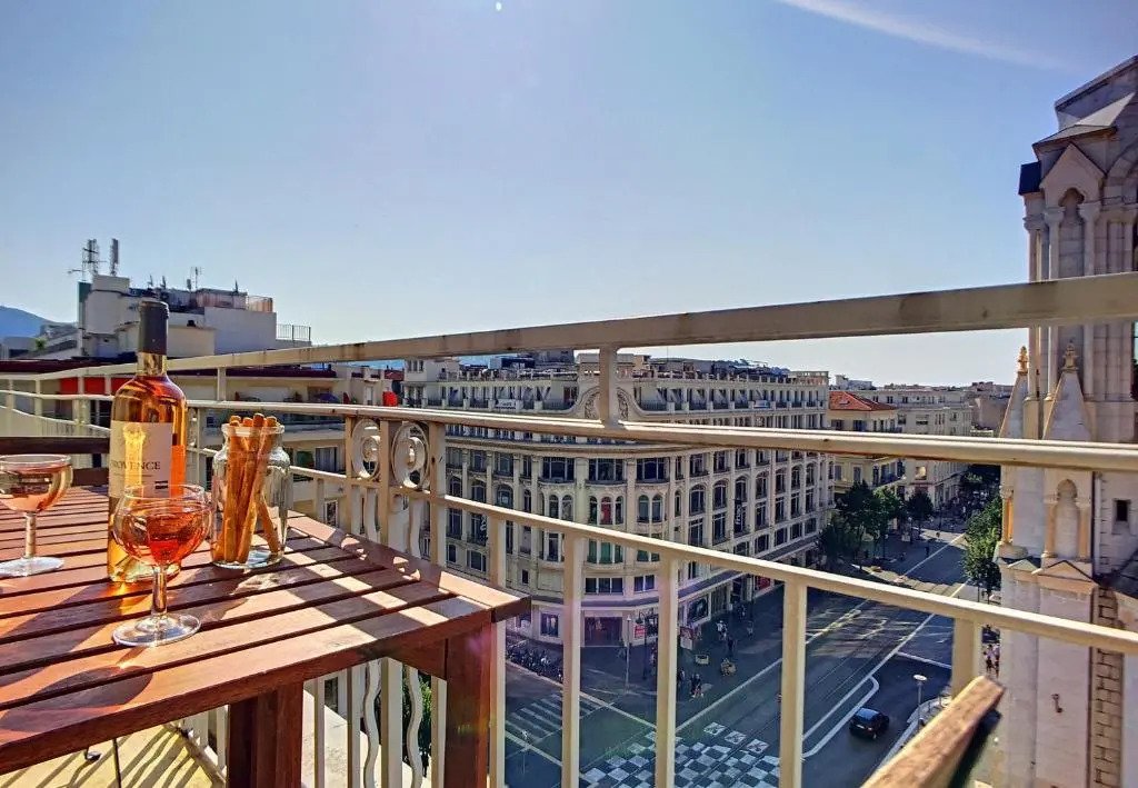 Nestor&Jeeves - NOTRE DAME - Hyper center - Top floor - 180 view