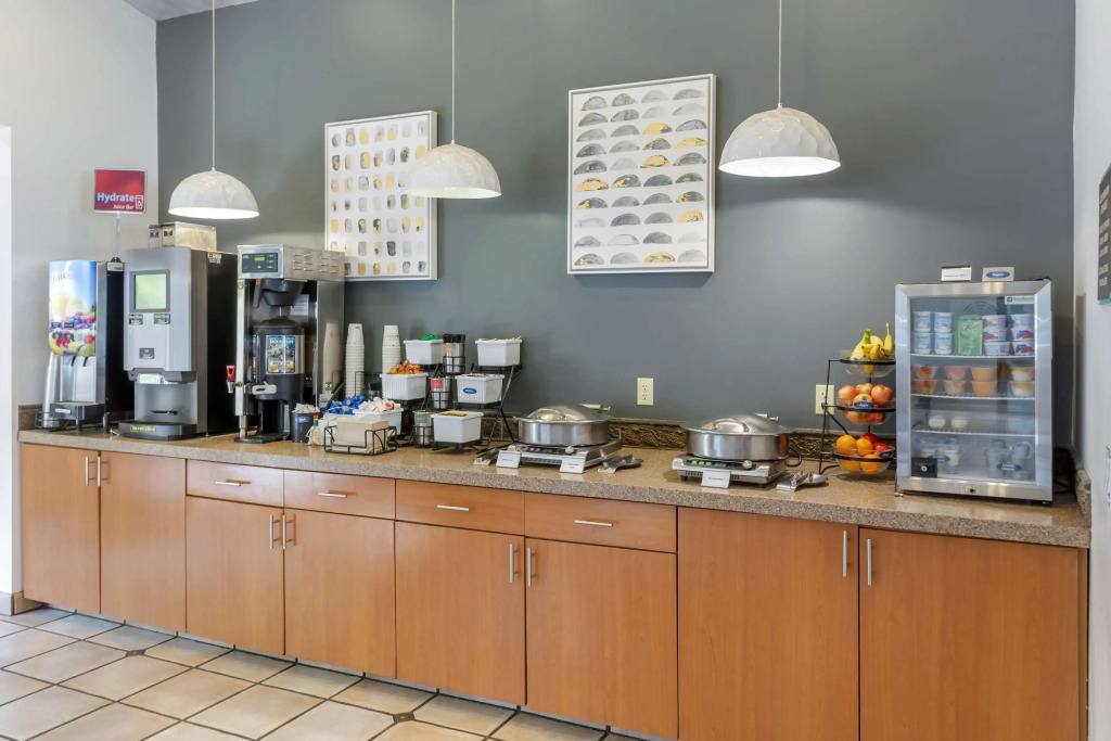 Best Western PLUS Cotton Tree Inn