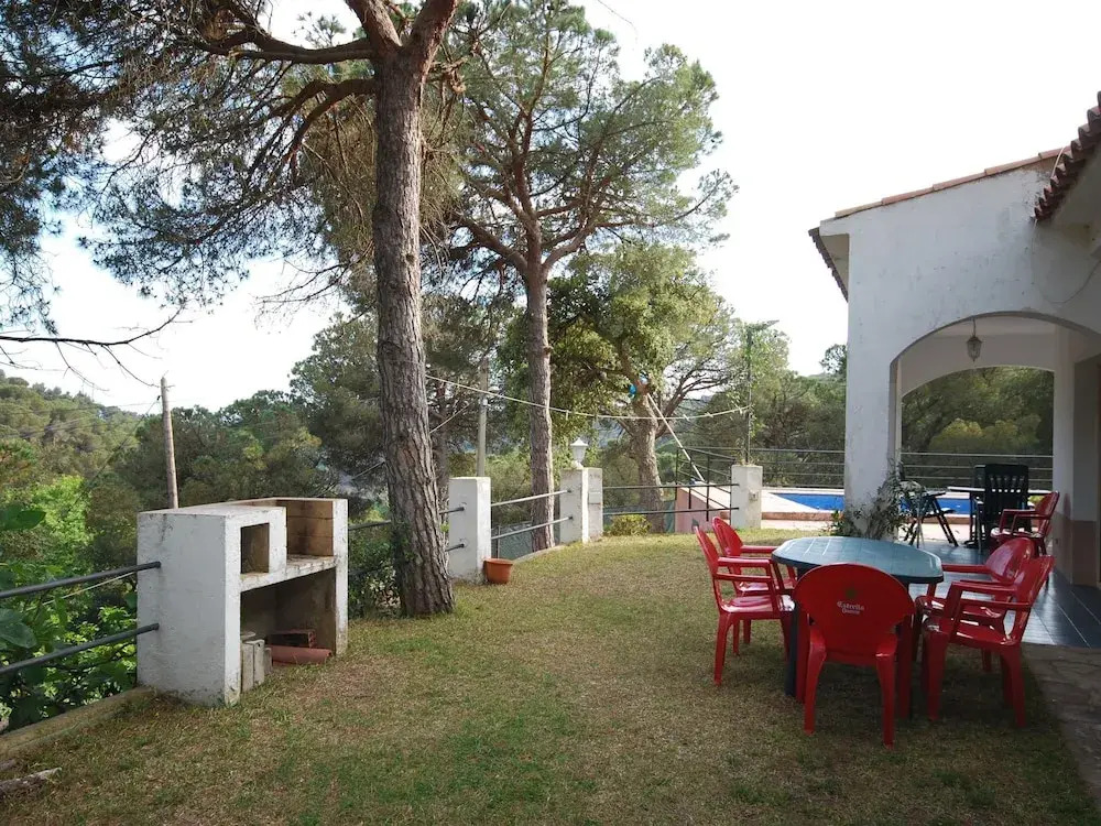 Peaceful Villa in Canyelles With Swimming Pool