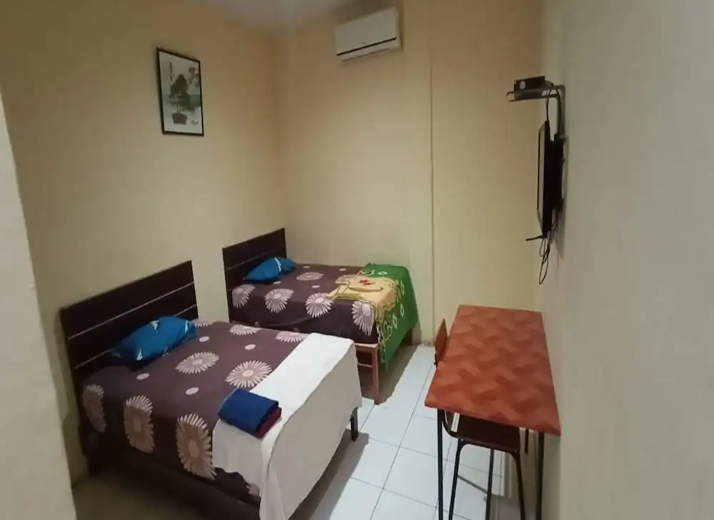 First Inn Hotel