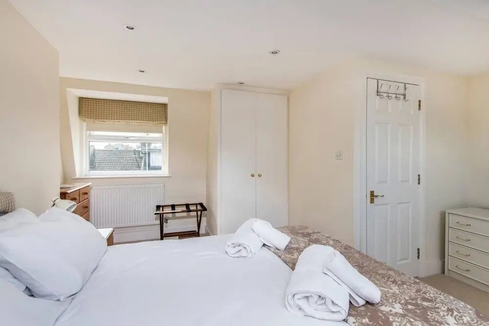 Fabulously British 3 Bed House near Battersea Park