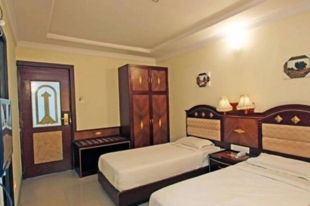 FabHotel Barons Inn Jayanagar