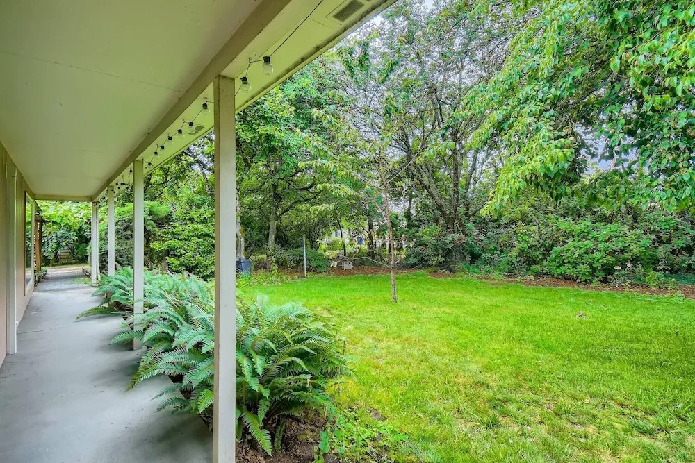 Charming Single Level 4 Bedrooms Gresham Home Near Pdx, Edgefield and Mt Hood