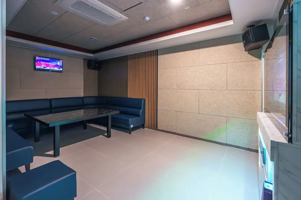 Dongho Beach Hotel