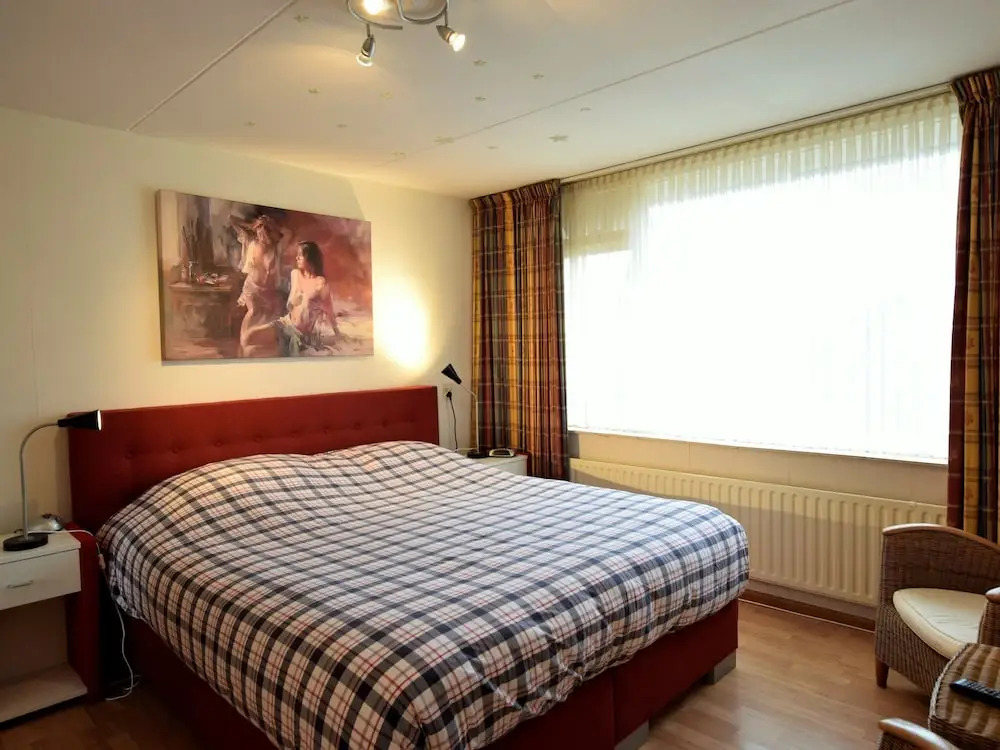 Lovely Holiday Home in Noordwijk With Garden