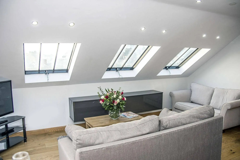 Base Serviced Apartments - Sir Thomas Street