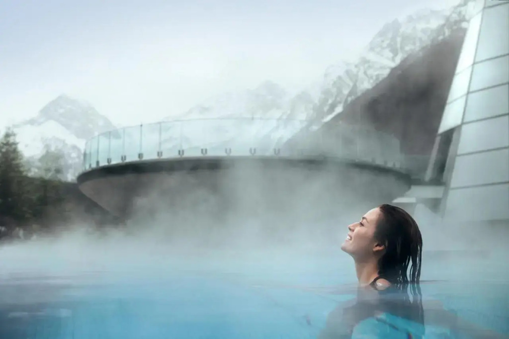 Aqua Dome