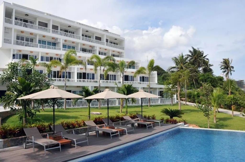 The Cliff Resort & Residences
