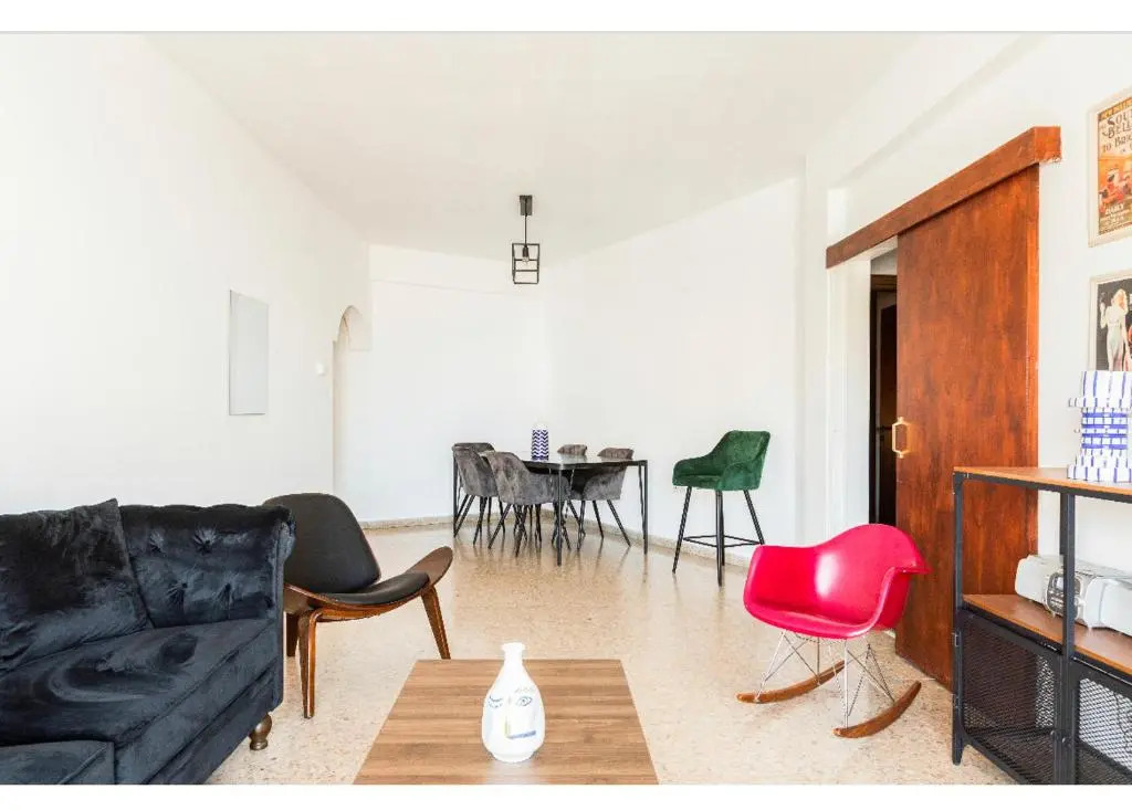 Sea View City Centre 3bed Apartment