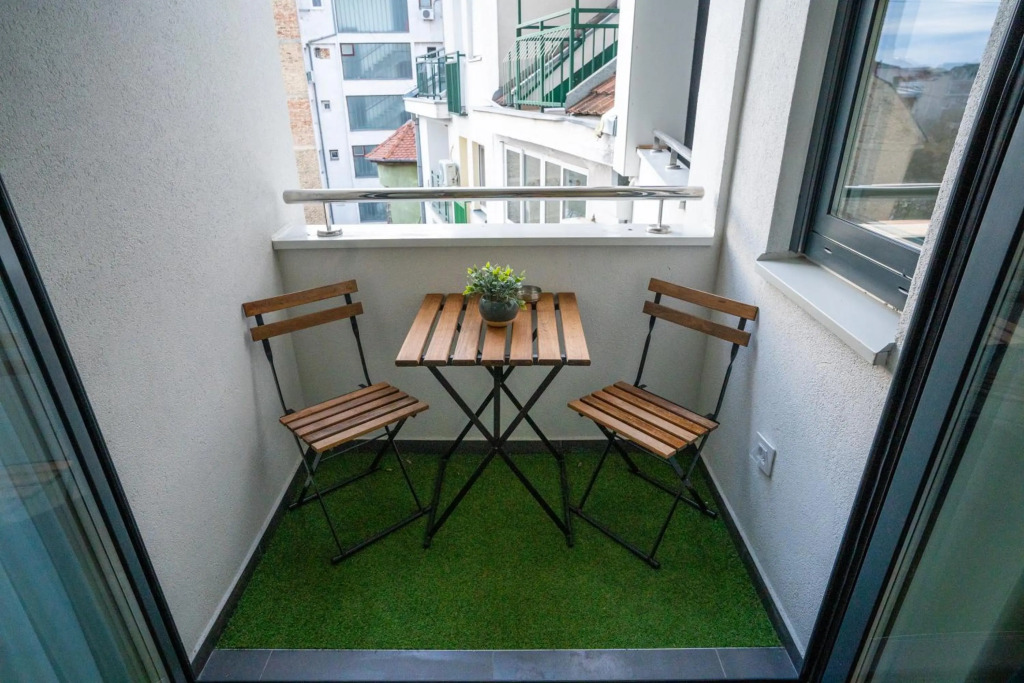 Moonlit Studio Apartment