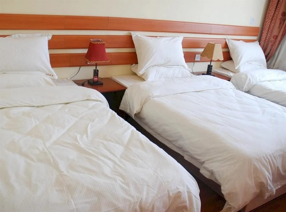 Penglai Yi Jia Express Hotel