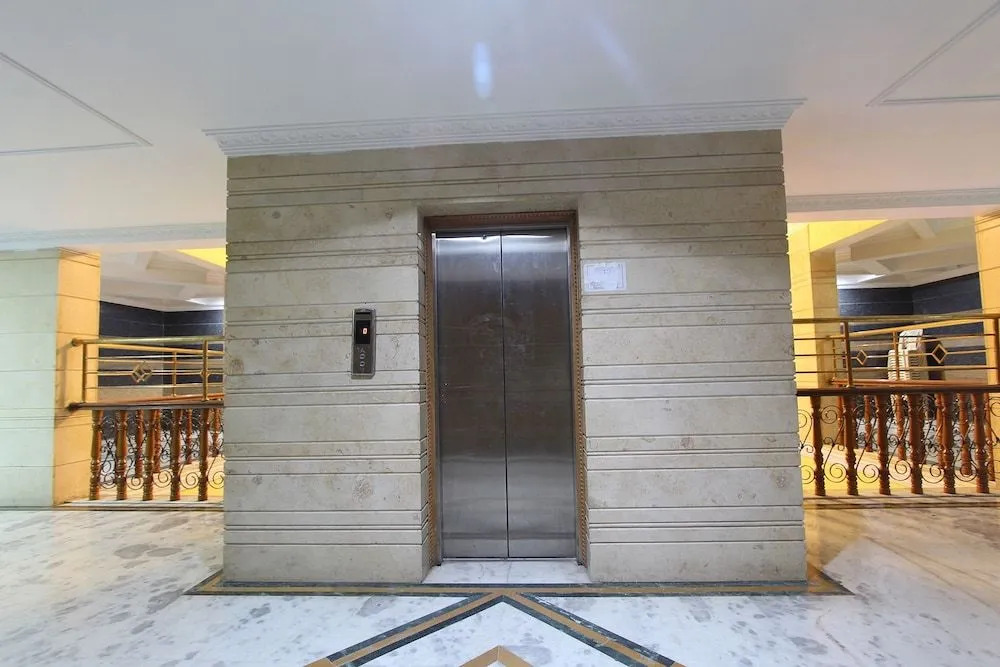 Oyo 35457 Hotel Kubera Palace