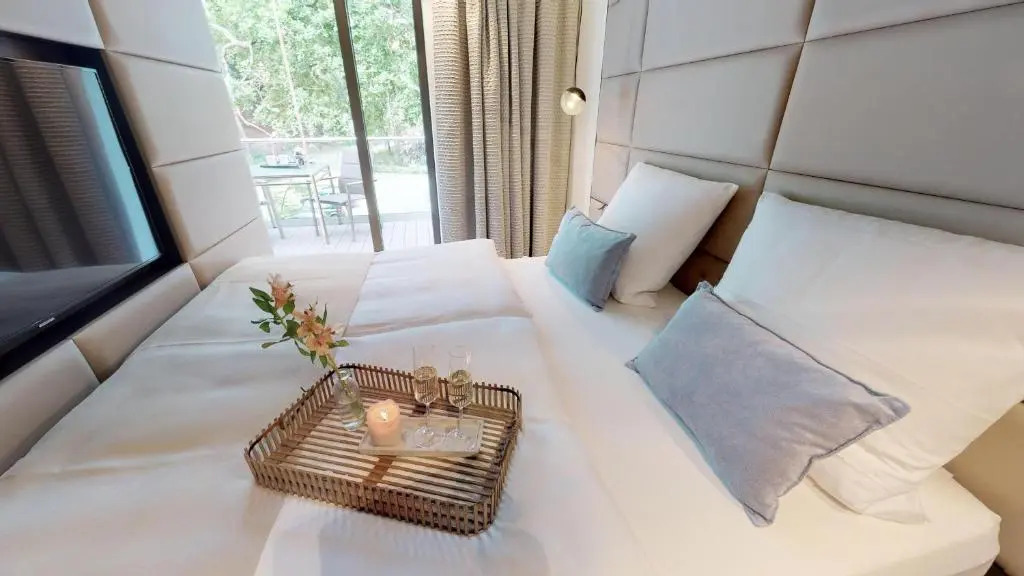 White Pearl Apartment 2.09