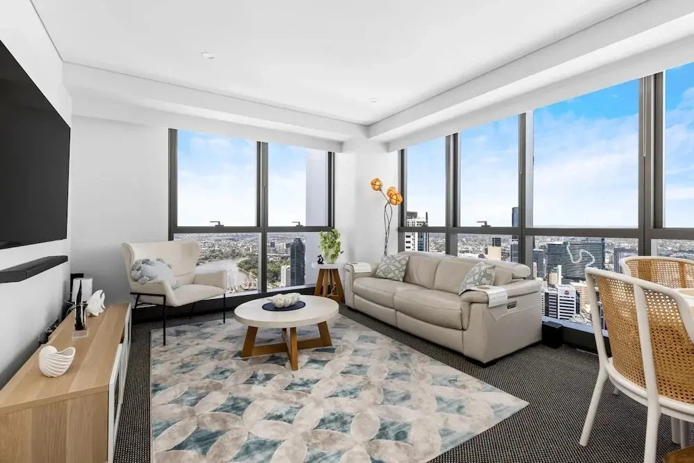 Stunning River View 2-bed With Pool