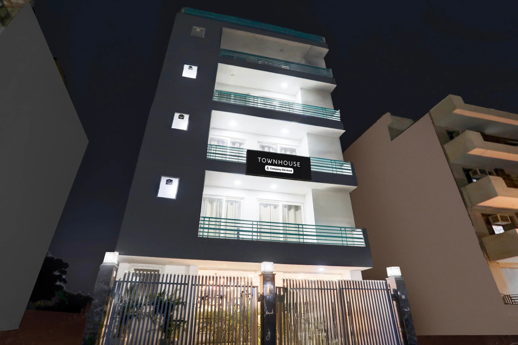 Super Townhouse Sector 52 Near Artemis Hospital