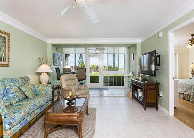 Bay Tree Club 106 2 Br Condo by RedAwning