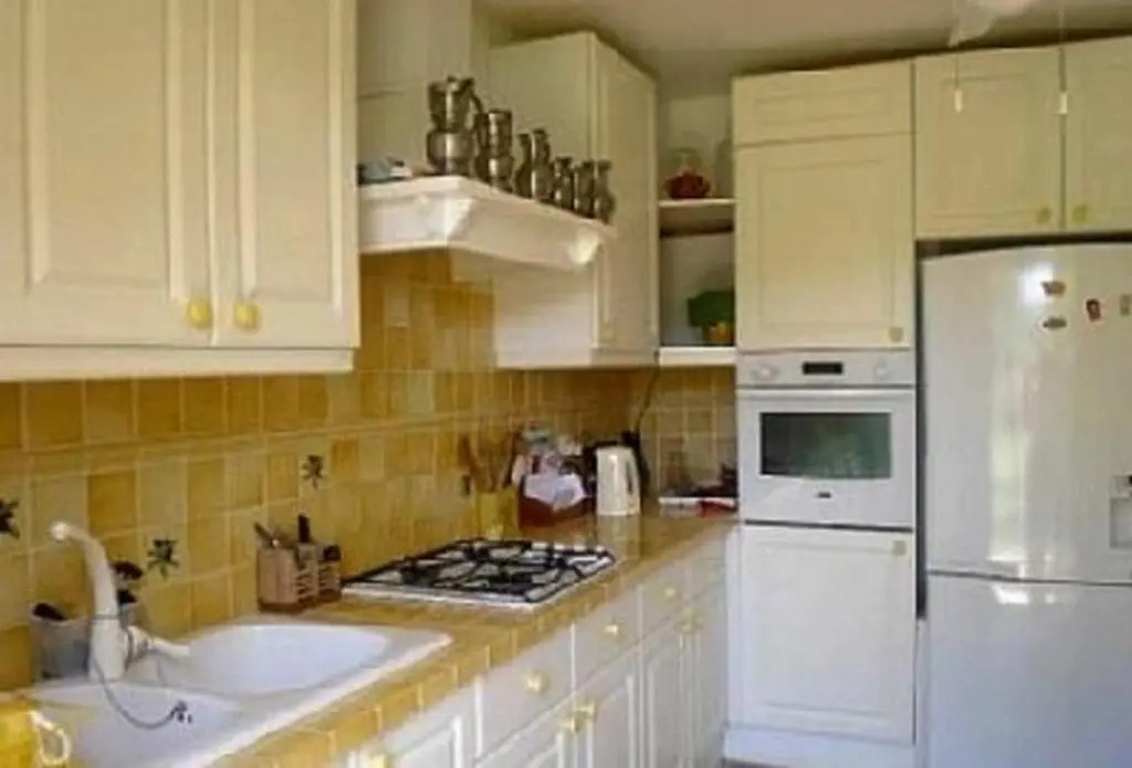 nice family vacation house with heated swimming pool, in mouries, alpilles areas 10 persons