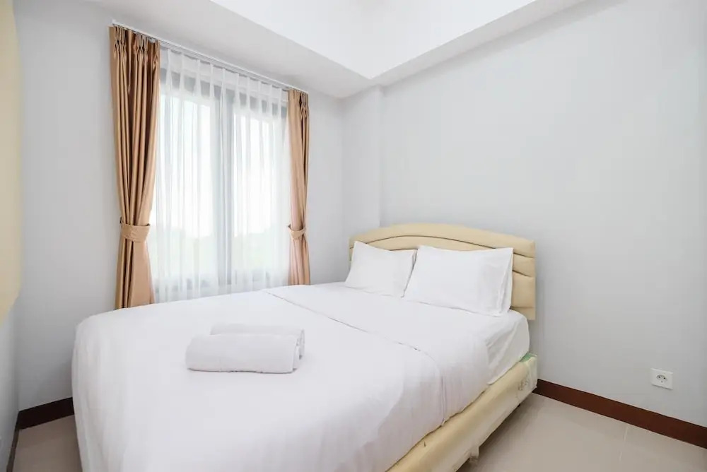 Comfort And Modern 2Br At Royal Heights Apartment
